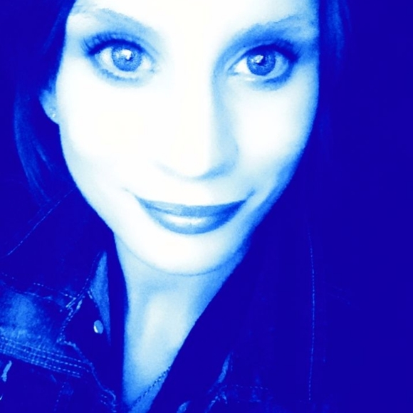 Meet your Posher, Lainey - Picture 12 of 16